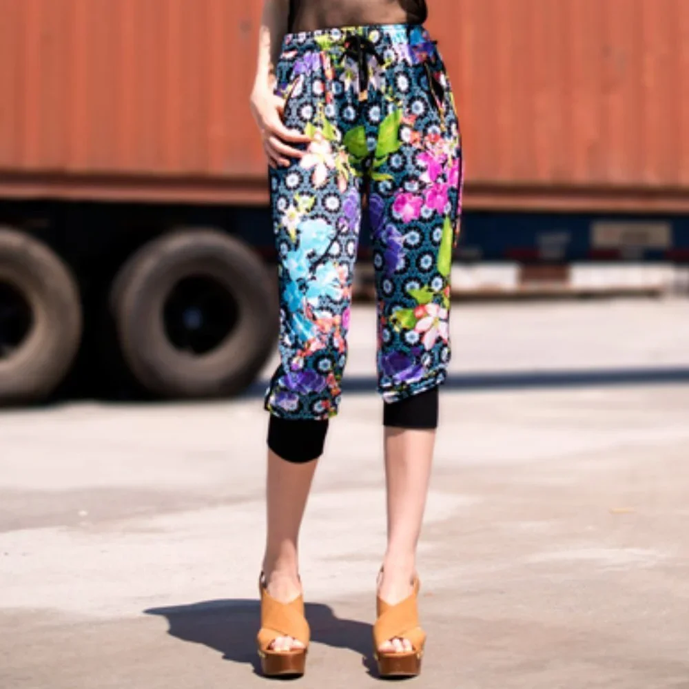 YELETE Women's Floral Jogger. Elastic Waist. Ribbing at Hem. 2 Pockets. Blue - Picture 3 of 5